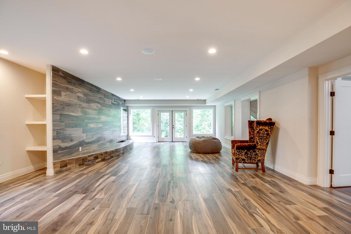 510 WALKER ST SW, VIENNA, Virginia 22180, 5 Bedrooms Bedrooms, ,4 BathroomsBathrooms,Residential,For sale,510 WALKER ST SW,VAFX2267652 MLS # VAFX2267652