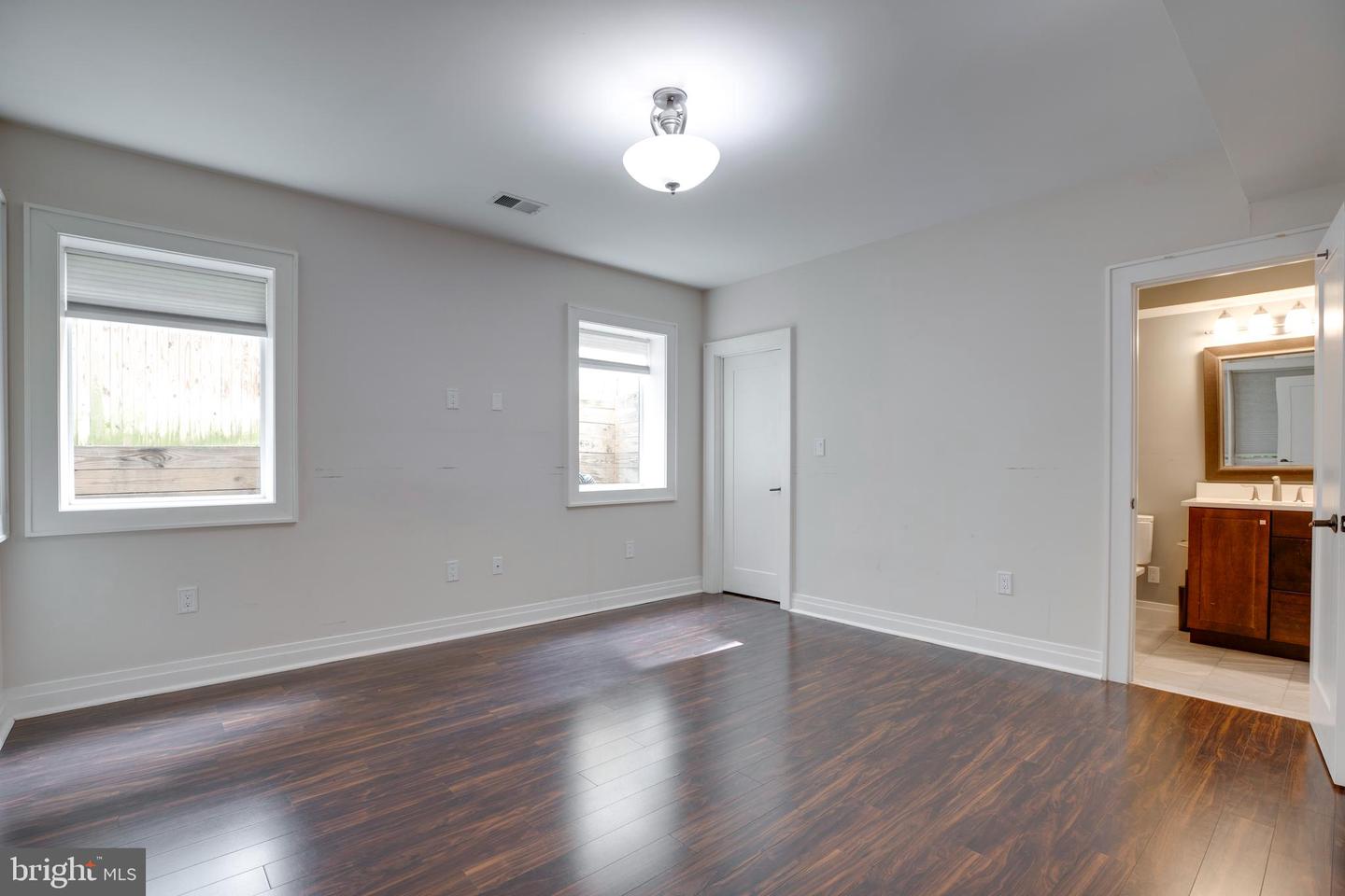 510 WALKER ST SW, VIENNA, Virginia 22180, 5 Bedrooms Bedrooms, ,4 BathroomsBathrooms,Residential,For sale,510 WALKER ST SW,VAFX2267652 MLS # VAFX2267652