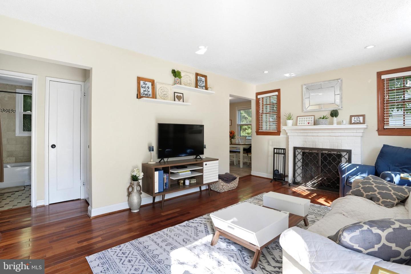 2908 MONROE PL, FALLS CHURCH, Virginia 22042, 3 Bedrooms Bedrooms, ,3 BathroomsBathrooms,Residential,For sale,2908 MONROE PL,VAFX2267772 MLS # VAFX2267772