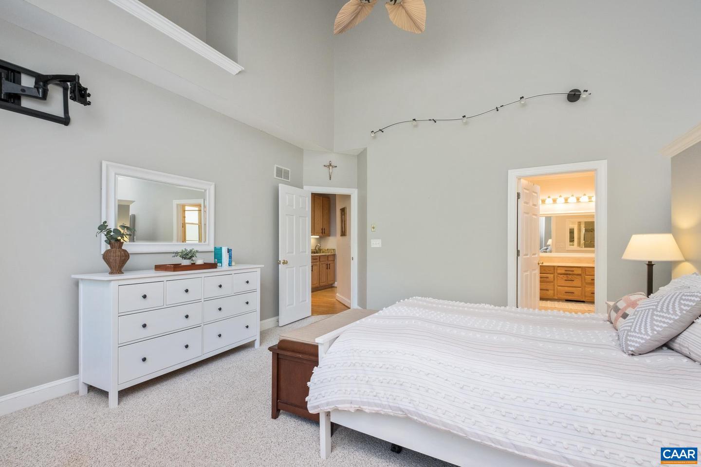 3070 CHIMNEY RDG, CHARLOTTESVILLE, Virginia 22911, 6 Bedrooms Bedrooms, ,4 BathroomsBathrooms,Residential,For sale,3070 CHIMNEY RDG,669102 MLS # 669102