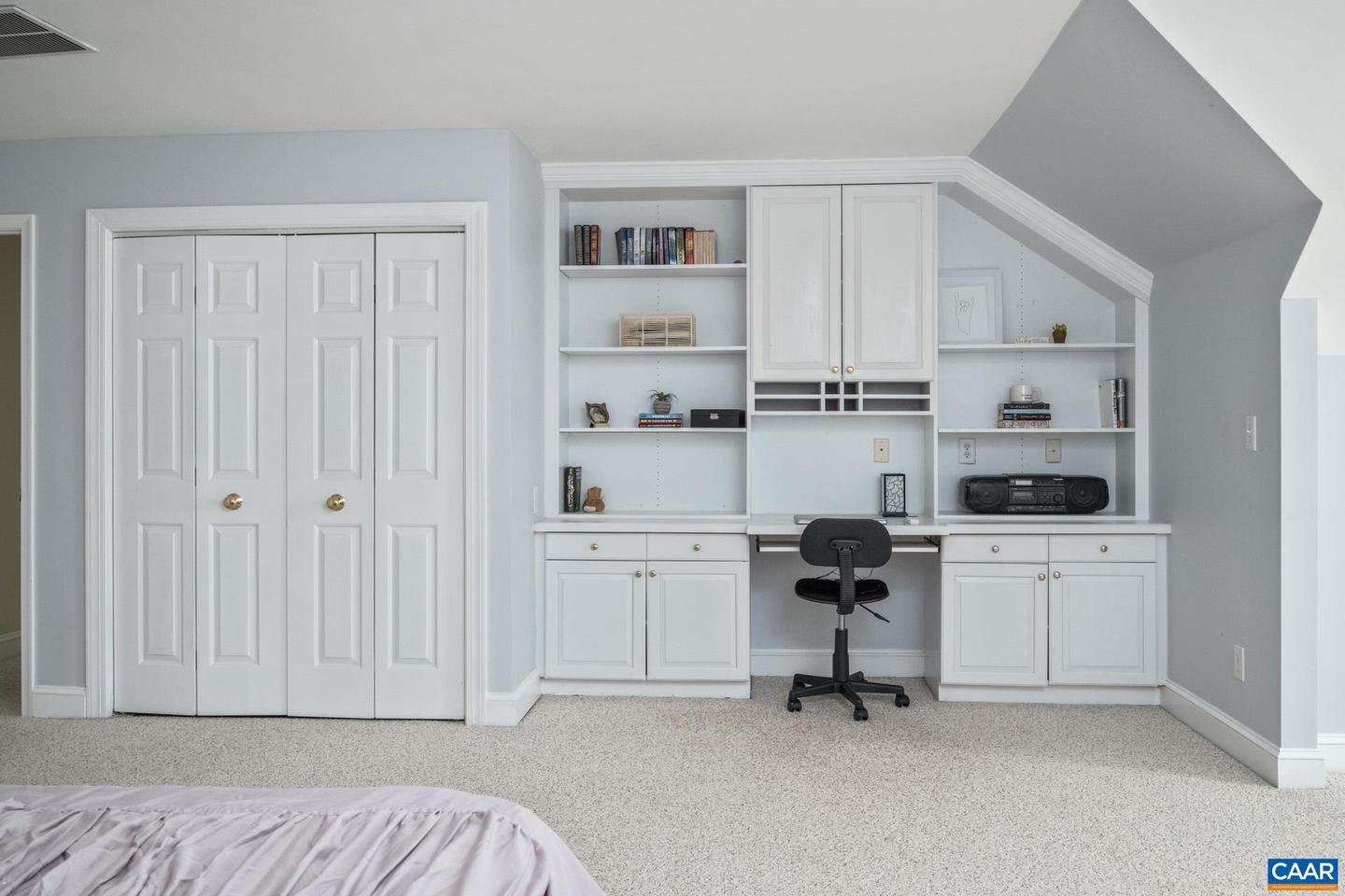3070 CHIMNEY RDG, CHARLOTTESVILLE, Virginia 22911, 6 Bedrooms Bedrooms, ,4 BathroomsBathrooms,Residential,For sale,3070 CHIMNEY RDG,669102 MLS # 669102