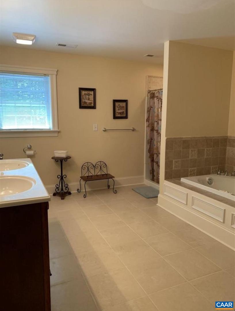3206/3207 SCARLET OAK LN, CHARLOTTESVILLE, Virginia 22911, 5 Bedrooms Bedrooms, ,4 BathroomsBathrooms,Residential,For sale,3206/3207 SCARLET OAK LN,669104 MLS # 669104