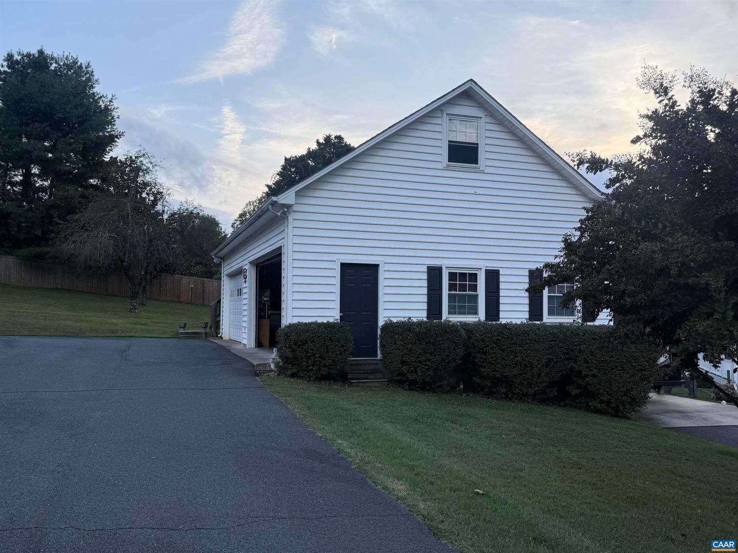 3206/3207 SCARLET OAK LN, CHARLOTTESVILLE, Virginia 22911, 5 Bedrooms Bedrooms, ,4 BathroomsBathrooms,Residential,For sale,3206/3207 SCARLET OAK LN,669104 MLS # 669104