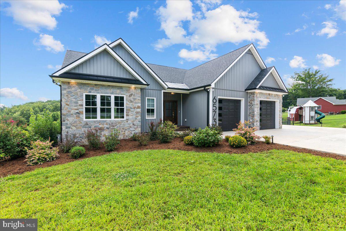 6573 FOREST RD, GOODE, Virginia 24556, 4 Bedrooms Bedrooms, ,5 BathroomsBathrooms,Residential,For sale,6573 FOREST RD,VABV2000250 MLS # VABV2000250