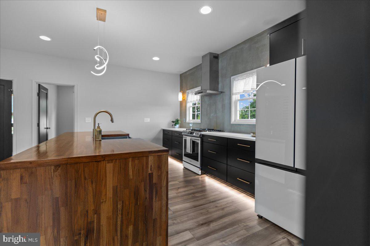 6573 FOREST RD, GOODE, Virginia 24556, 4 Bedrooms Bedrooms, ,5 BathroomsBathrooms,Residential,For sale,6573 FOREST RD,VABV2000250 MLS # VABV2000250