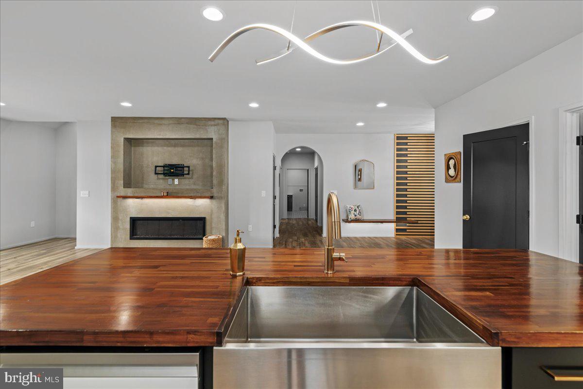 6573 FOREST RD, GOODE, Virginia 24556, 4 Bedrooms Bedrooms, ,5 BathroomsBathrooms,Residential,For sale,6573 FOREST RD,VABV2000250 MLS # VABV2000250