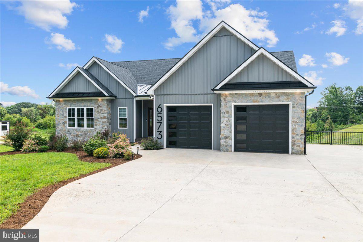 6573 FOREST RD, GOODE, Virginia 24556, 4 Bedrooms Bedrooms, ,5 BathroomsBathrooms,Residential,For sale,6573 FOREST RD,VABV2000250 MLS # VABV2000250
