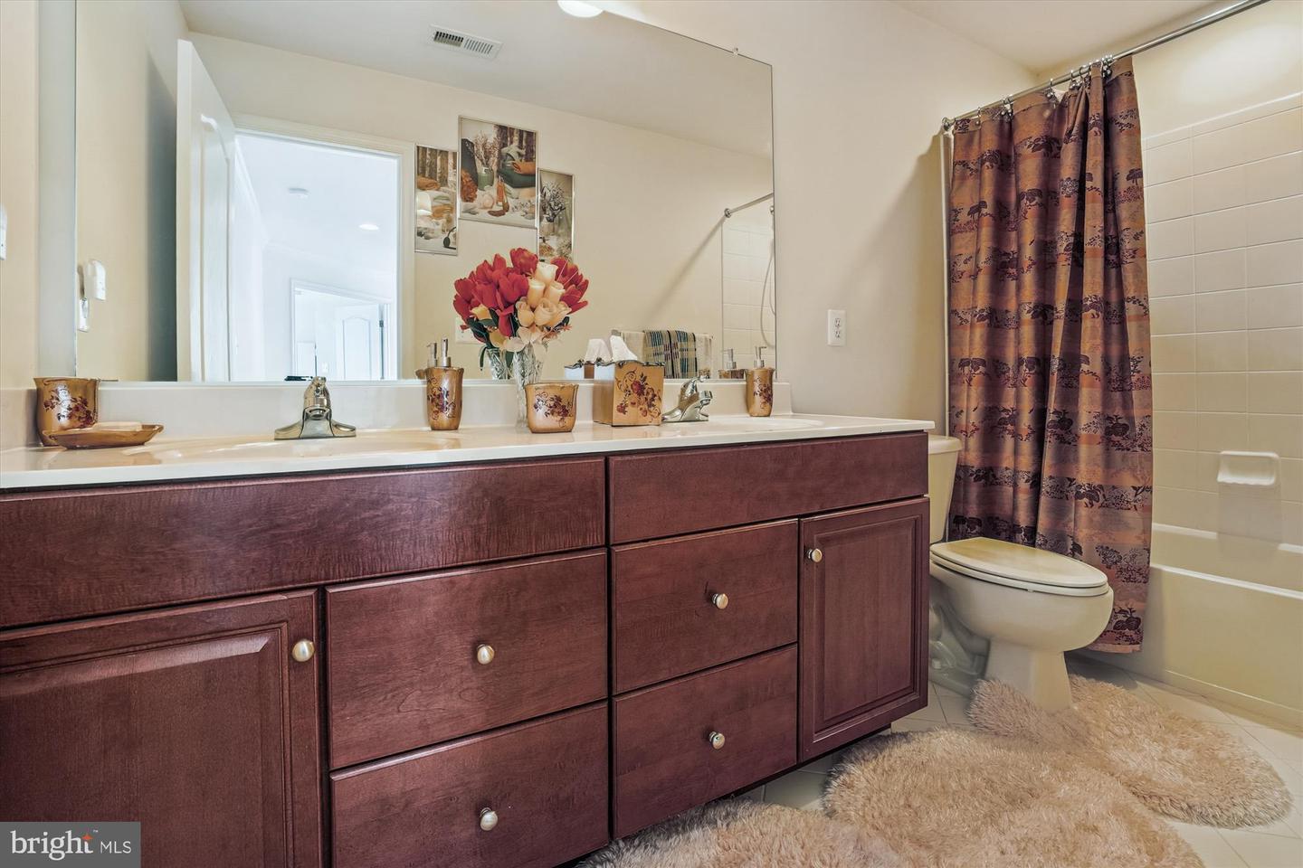 13201 QUATE LN, WOODBRIDGE, Virginia 22193, 4 Bedrooms Bedrooms, ,4 BathroomsBathrooms,Residential,For sale,13201 QUATE LN,VAPW2104272 MLS # VAPW2104272