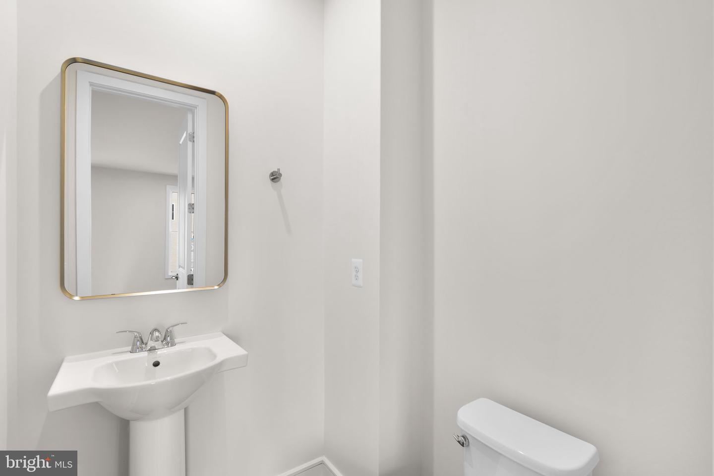 42123 PICASSO SQ, ASHBURN, Virginia 20148, 4 Bedrooms Bedrooms, ,4 BathroomsBathrooms,Residential,For sale,42123 PICASSO SQ,VALO2107108 MLS # VALO2107108