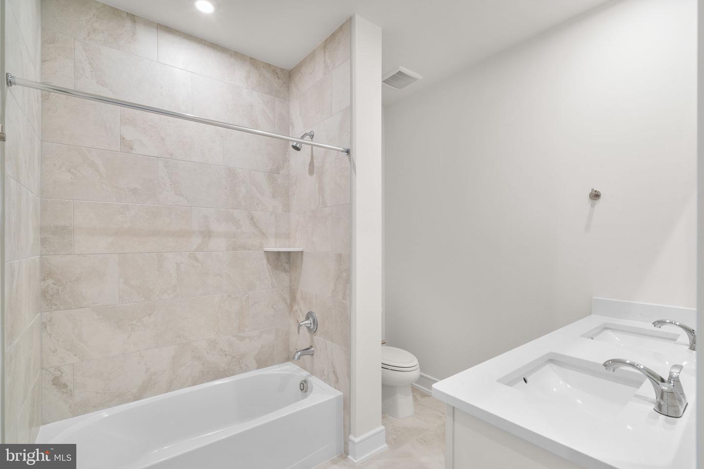 42123 PICASSO SQ, ASHBURN, Virginia 20148, 4 Bedrooms Bedrooms, ,4 BathroomsBathrooms,Residential,For sale,42123 PICASSO SQ,VALO2107108 MLS # VALO2107108