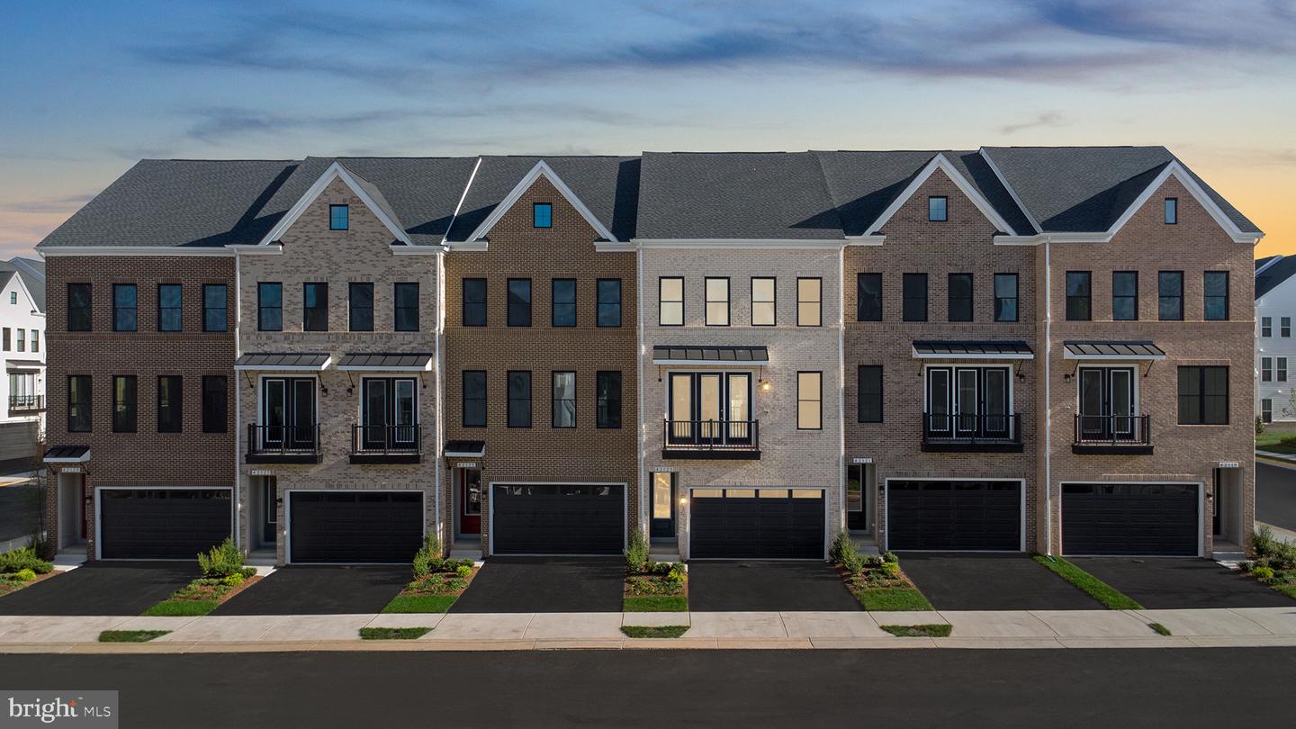 42123 PICASSO SQ, ASHBURN, Virginia 20148, 4 Bedrooms Bedrooms, ,4 BathroomsBathrooms,Residential,For sale,42123 PICASSO SQ,VALO2107108 MLS # VALO2107108