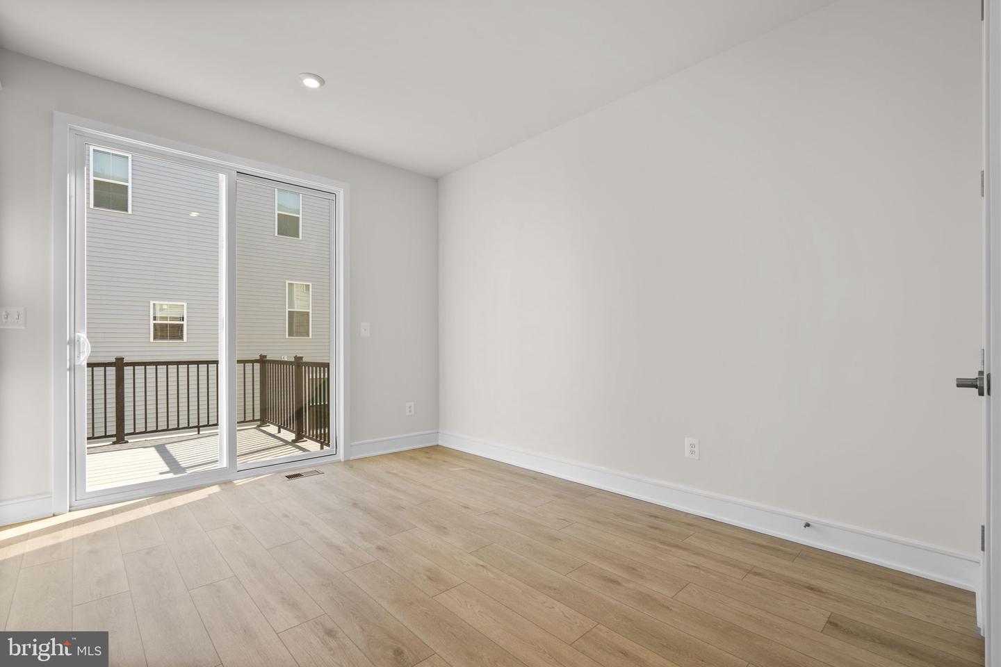 42129 PICASSO SQ, ASHBURN, Virginia 20148, 3 Bedrooms Bedrooms, ,3 BathroomsBathrooms,Residential,For sale,42129 PICASSO SQ,VALO2107114 MLS # VALO2107114