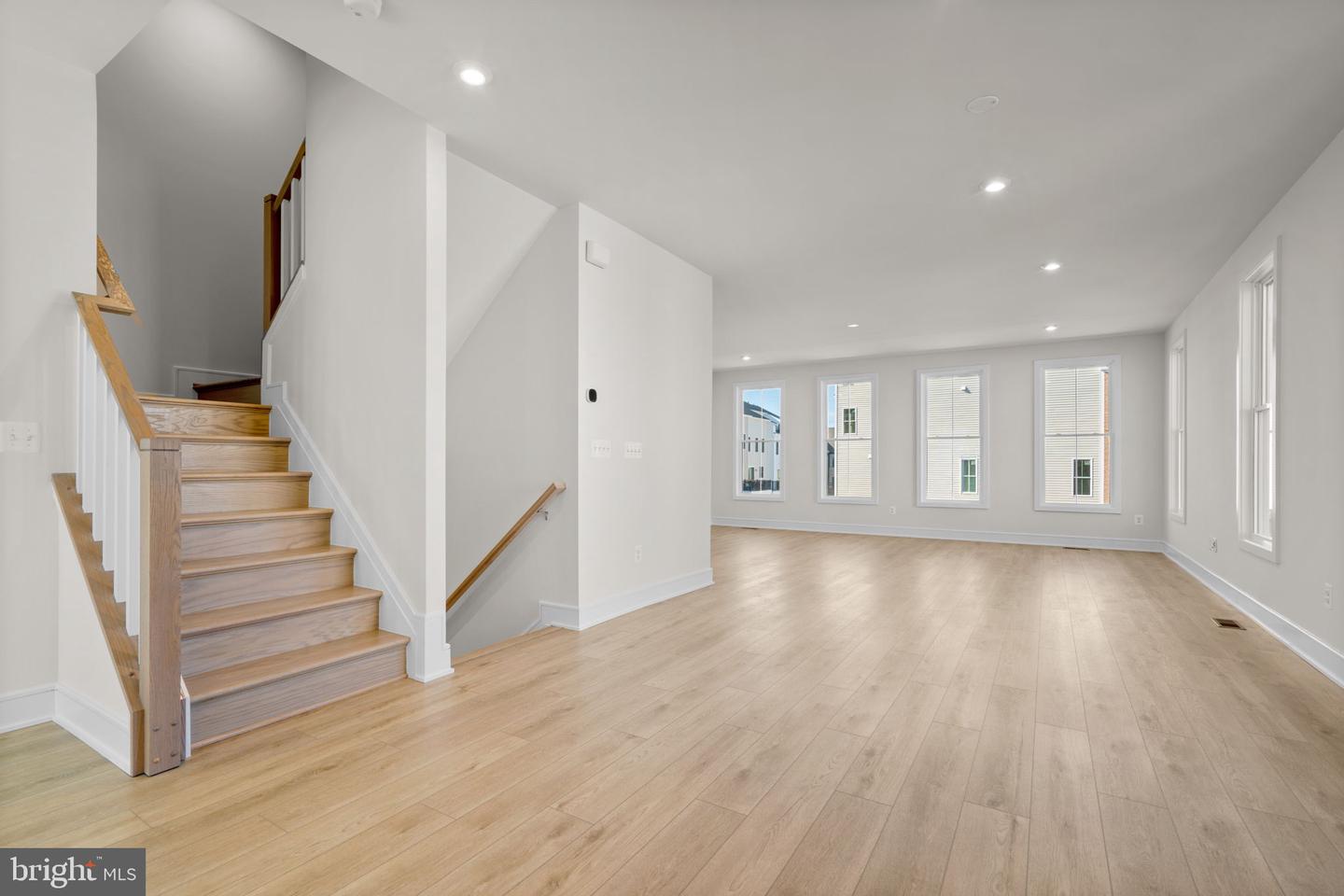 42129 PICASSO SQ, ASHBURN, Virginia 20148, 3 Bedrooms Bedrooms, ,3 BathroomsBathrooms,Residential,For sale,42129 PICASSO SQ,VALO2107114 MLS # VALO2107114