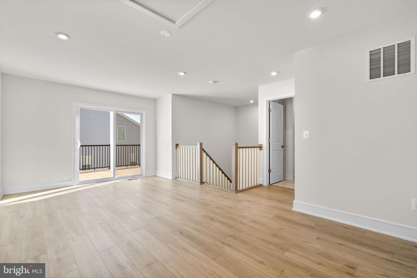 42129 PICASSO SQ, ASHBURN, Virginia 20148, 3 Bedrooms Bedrooms, ,3 BathroomsBathrooms,Residential,For sale,42129 PICASSO SQ,VALO2107114 MLS # VALO2107114