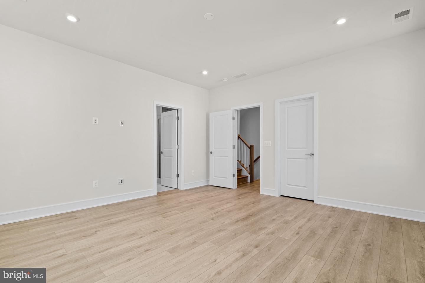 42129 PICASSO SQ, ASHBURN, Virginia 20148, 3 Bedrooms Bedrooms, ,3 BathroomsBathrooms,Residential,For sale,42129 PICASSO SQ,VALO2107114 MLS # VALO2107114