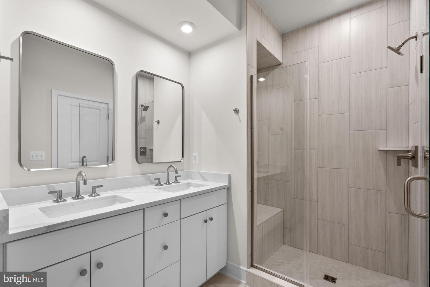 42129 PICASSO SQ, ASHBURN, Virginia 20148, 3 Bedrooms Bedrooms, ,3 BathroomsBathrooms,Residential,For sale,42129 PICASSO SQ,VALO2107114 MLS # VALO2107114