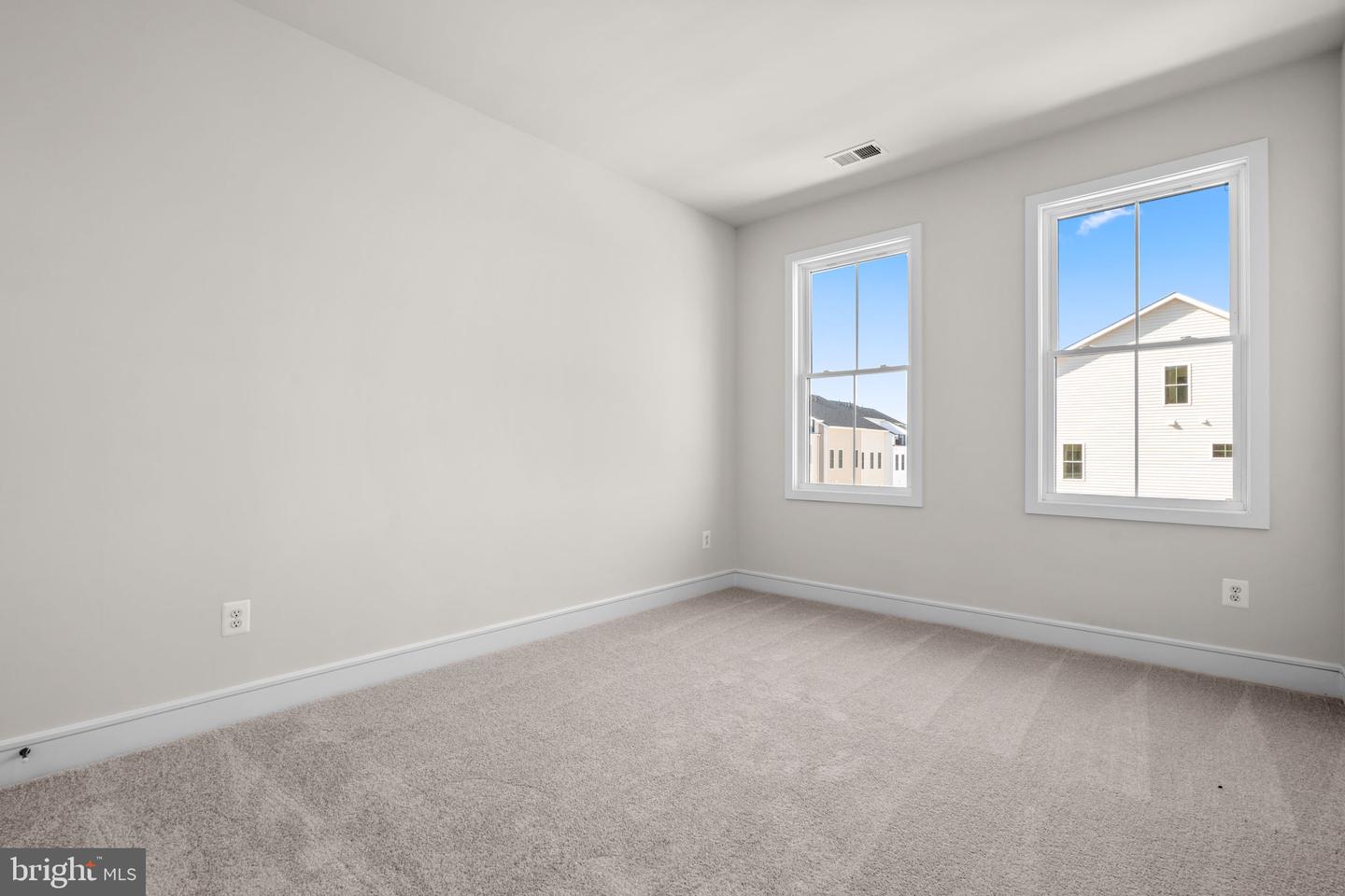 42129 PICASSO SQ, ASHBURN, Virginia 20148, 3 Bedrooms Bedrooms, ,3 BathroomsBathrooms,Residential,For sale,42129 PICASSO SQ,VALO2107114 MLS # VALO2107114