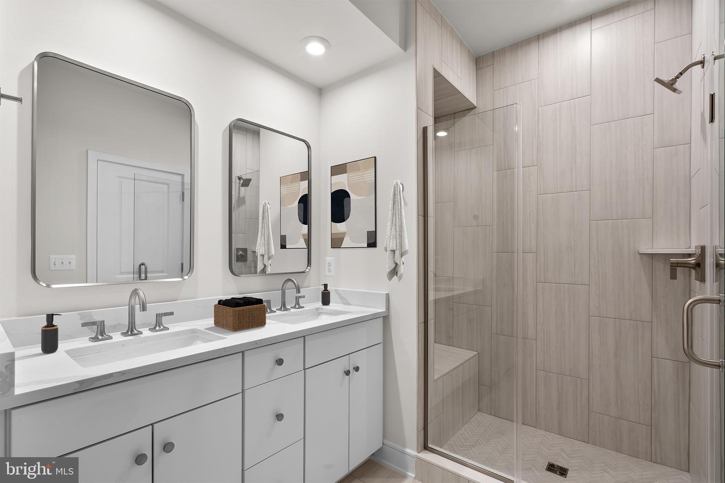 42129 PICASSO SQ, ASHBURN, Virginia 20148, 3 Bedrooms Bedrooms, ,3 BathroomsBathrooms,Residential,For sale,42129 PICASSO SQ,VALO2107114 MLS # VALO2107114