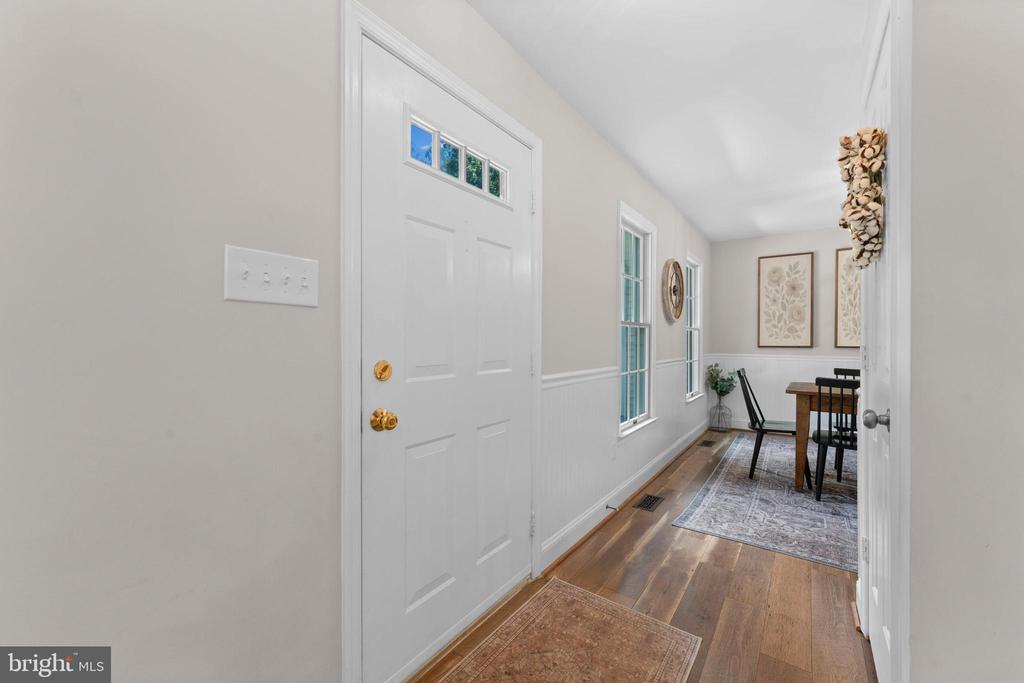 15330 QUAIL RIDGE DR, AMISSVILLE, Virginia 20106, 3 Bedrooms Bedrooms, ,2 BathroomsBathrooms,Residential,15330 QUAIL RIDGE DR,VACU2011418 MLS # VACU2011418