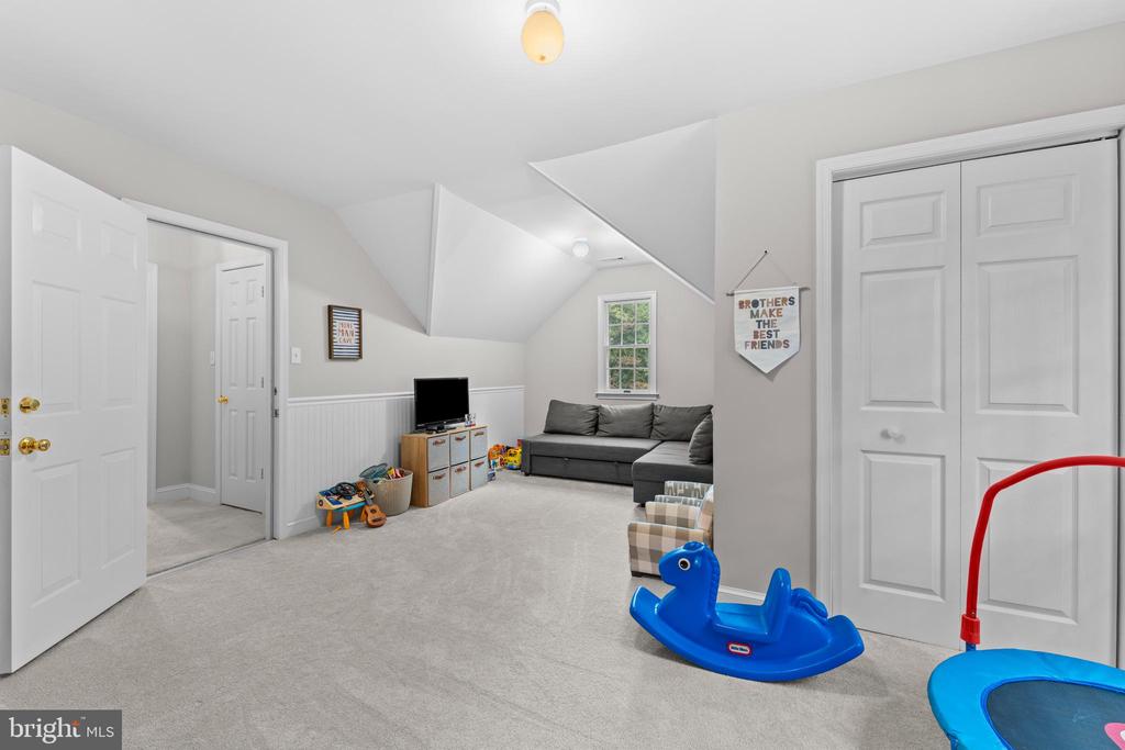 15330 QUAIL RIDGE DR, AMISSVILLE, Virginia 20106, 3 Bedrooms Bedrooms, ,2 BathroomsBathrooms,Residential,15330 QUAIL RIDGE DR,VACU2011418 MLS # VACU2011418