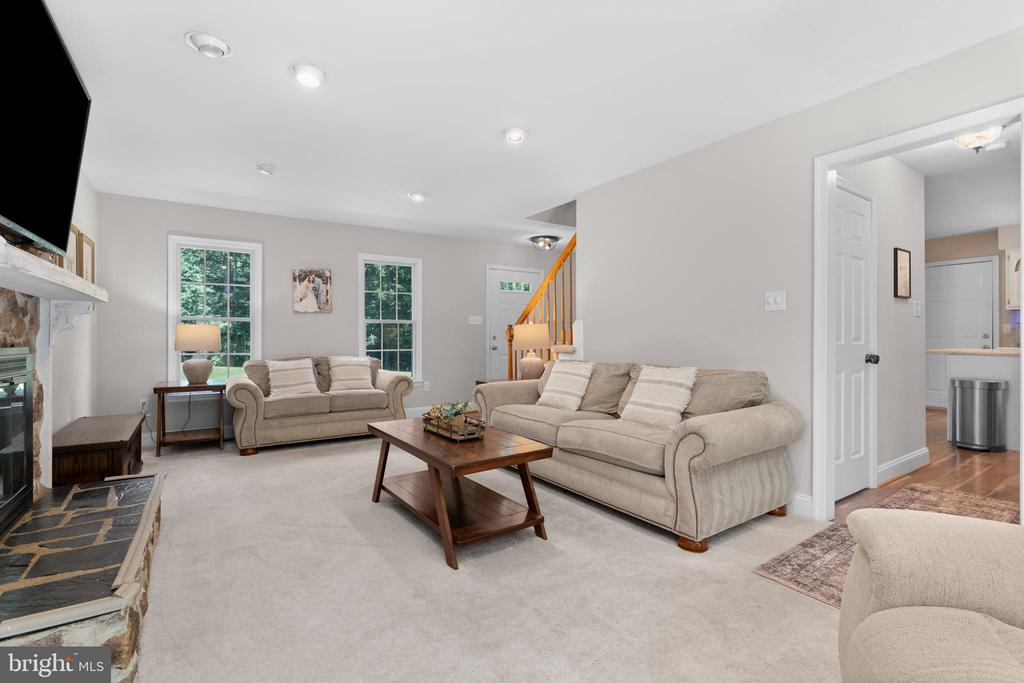 15330 QUAIL RIDGE DR, AMISSVILLE, Virginia 20106, 3 Bedrooms Bedrooms, ,2 BathroomsBathrooms,Residential,15330 QUAIL RIDGE DR,VACU2011418 MLS # VACU2011418