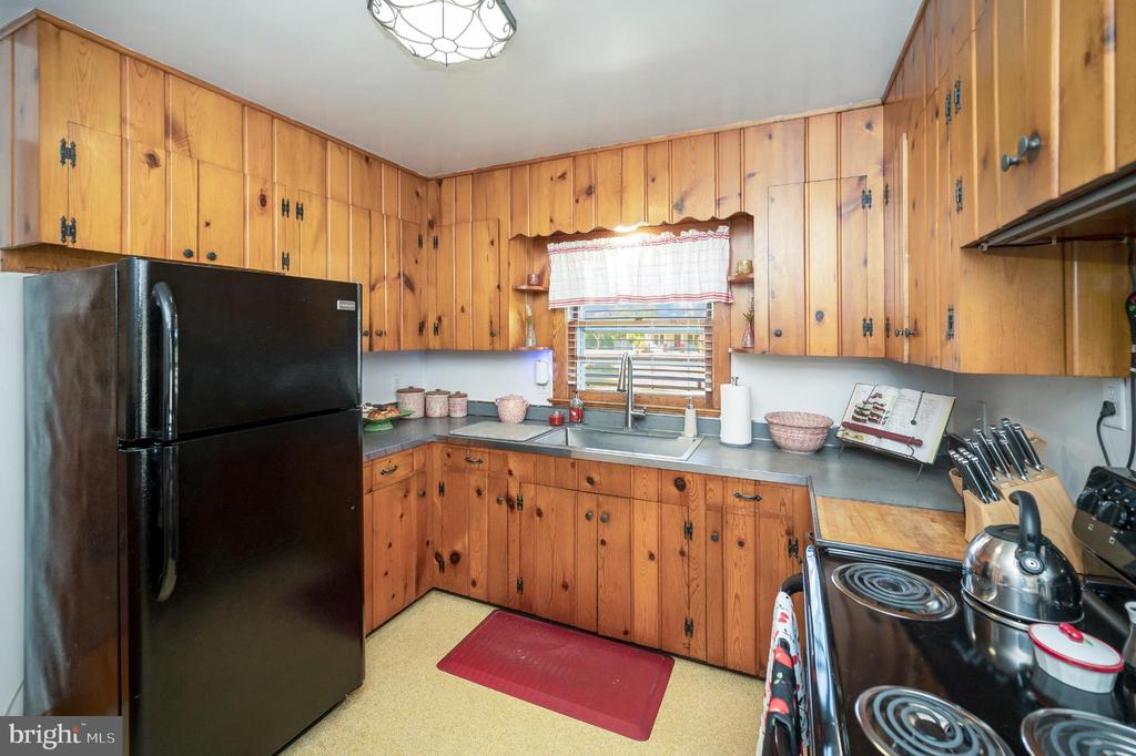 8625 BROCK RD, SPOTSYLVANIA, Virginia 22553, 2 Bedrooms Bedrooms, ,1 BathroomBathrooms,Residential,8625 BROCK RD,VASP2036170 MLS # VASP2036170