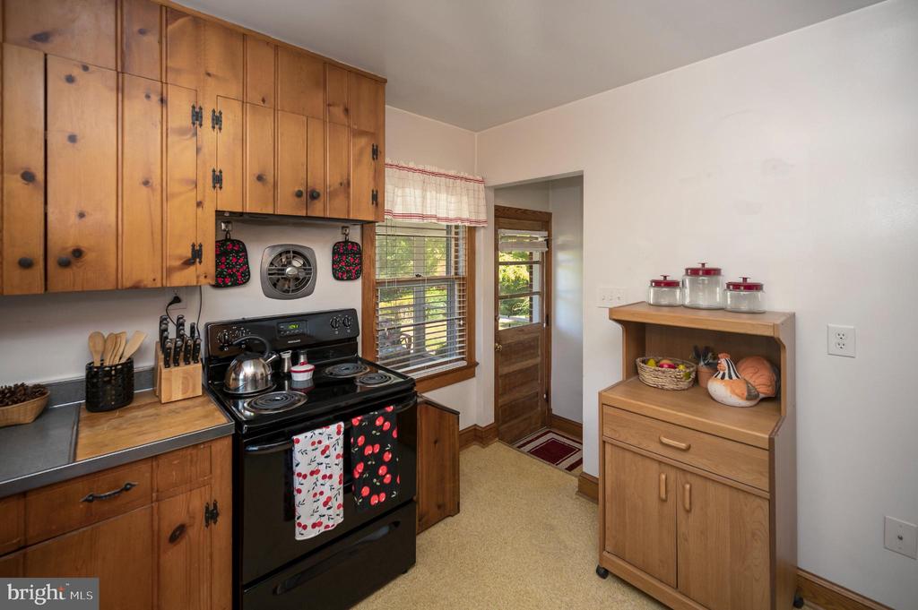 8625 BROCK RD, SPOTSYLVANIA, Virginia 22553, 2 Bedrooms Bedrooms, ,1 BathroomBathrooms,Residential,8625 BROCK RD,VASP2036170 MLS # VASP2036170