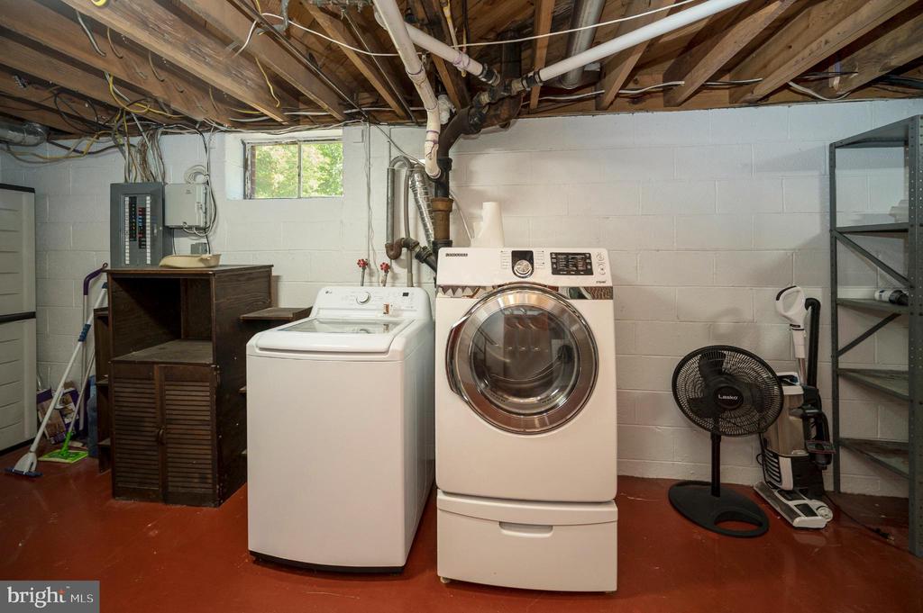 8625 BROCK RD, SPOTSYLVANIA, Virginia 22553, 2 Bedrooms Bedrooms, ,1 BathroomBathrooms,Residential,8625 BROCK RD,VASP2036170 MLS # VASP2036170