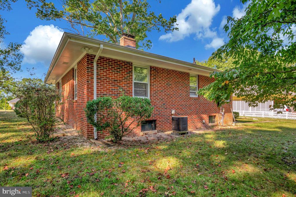 8625 BROCK RD, SPOTSYLVANIA, Virginia 22553, 2 Bedrooms Bedrooms, ,1 BathroomBathrooms,Residential,8625 BROCK RD,VASP2036170 MLS # VASP2036170