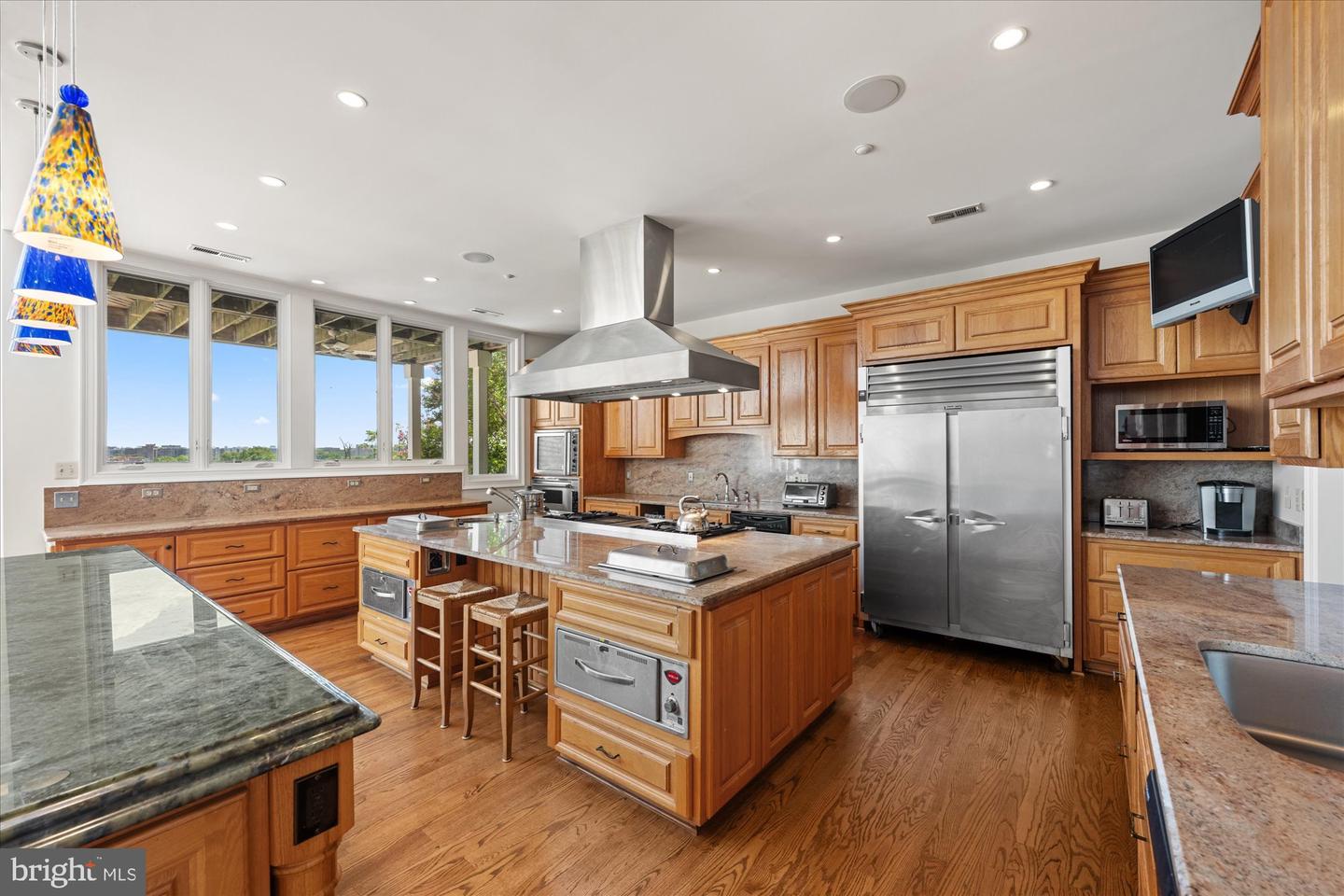 1701 S ARLINGTON RIDGE RD, ARLINGTON, Virginia 22202, 7 Bedrooms Bedrooms, ,8 BathroomsBathrooms,Residential,For sale,1701 S ARLINGTON RIDGE RD,VAAR2058262 MLS # VAAR2058262 1701 S ARLINGTON RIDGE RD, ARLINGTON, Virginia 22202, 7 Bedrooms Bedrooms, ,8 BathroomsBathrooms,Residential,For sale,1701 S ARLINGTON RIDGE RD,VAAR2058262 MLS # VAAR2058262