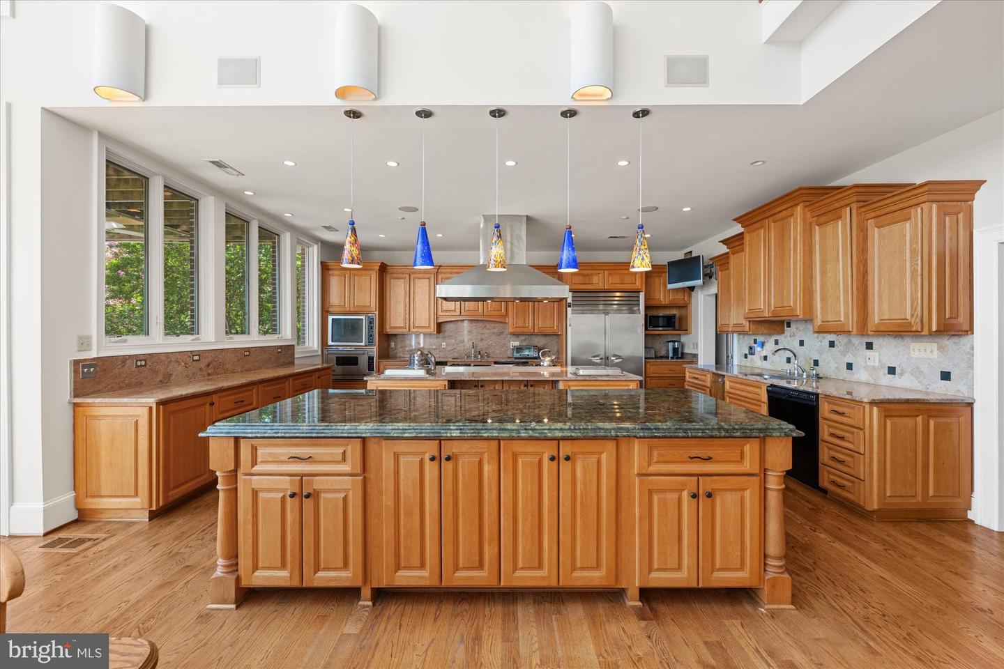 1701 S ARLINGTON RIDGE RD, ARLINGTON, Virginia 22202, 7 Bedrooms Bedrooms, ,8 BathroomsBathrooms,Residential,For sale,1701 S ARLINGTON RIDGE RD,VAAR2058262 MLS # VAAR2058262 1701 S ARLINGTON RIDGE RD, ARLINGTON, Virginia 22202, 7 Bedrooms Bedrooms, ,8 BathroomsBathrooms,Residential,For sale,1701 S ARLINGTON RIDGE RD,VAAR2058262 MLS # VAAR2058262