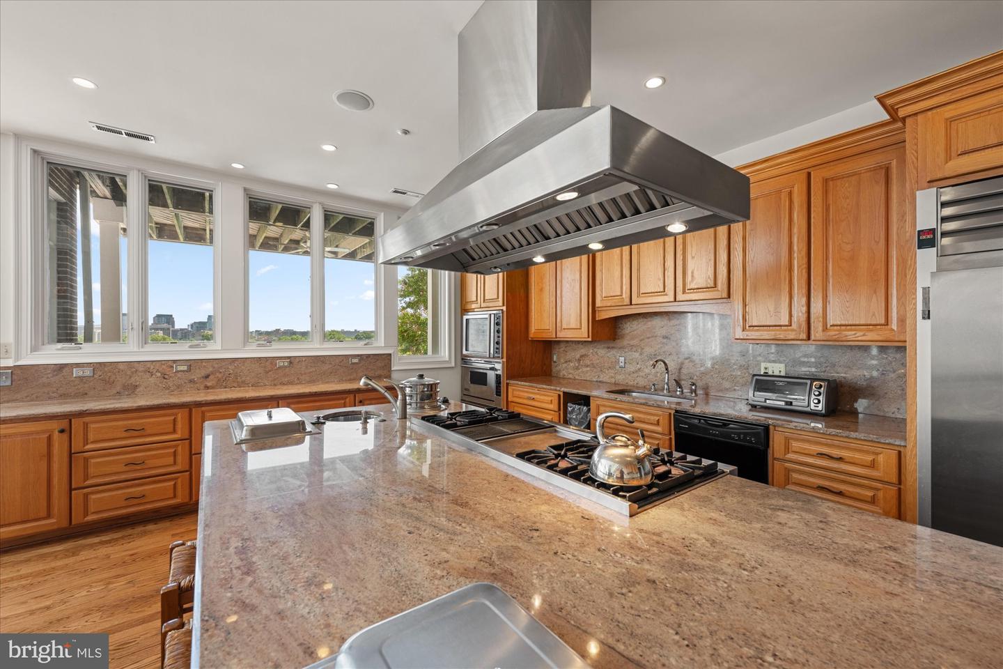 1701 S ARLINGTON RIDGE RD, ARLINGTON, Virginia 22202, 7 Bedrooms Bedrooms, ,8 BathroomsBathrooms,Residential,For sale,1701 S ARLINGTON RIDGE RD,VAAR2058262 MLS # VAAR2058262 1701 S ARLINGTON RIDGE RD, ARLINGTON, Virginia 22202, 7 Bedrooms Bedrooms, ,8 BathroomsBathrooms,Residential,For sale,1701 S ARLINGTON RIDGE RD,VAAR2058262 MLS # VAAR2058262