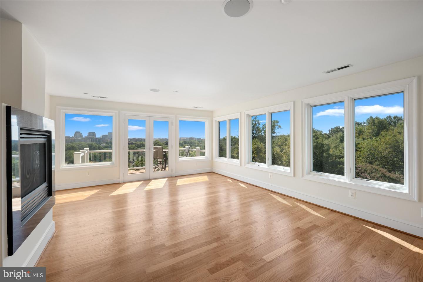 1701 S ARLINGTON RIDGE RD, ARLINGTON, Virginia 22202, 7 Bedrooms Bedrooms, ,8 BathroomsBathrooms,Residential,For sale,1701 S ARLINGTON RIDGE RD,VAAR2058262 MLS # VAAR2058262 1701 S ARLINGTON RIDGE RD, ARLINGTON, Virginia 22202, 7 Bedrooms Bedrooms, ,8 BathroomsBathrooms,Residential,For sale,1701 S ARLINGTON RIDGE RD,VAAR2058262 MLS # VAAR2058262