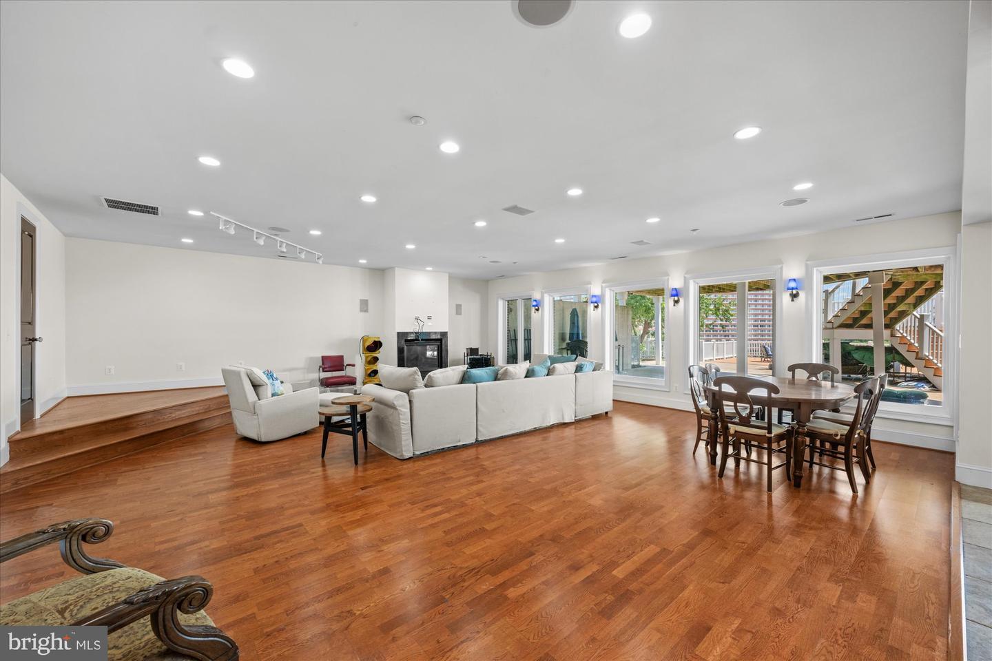 1701 S ARLINGTON RIDGE RD, ARLINGTON, Virginia 22202, 7 Bedrooms Bedrooms, ,8 BathroomsBathrooms,Residential,For sale,1701 S ARLINGTON RIDGE RD,VAAR2058262 MLS # VAAR2058262 1701 S ARLINGTON RIDGE RD, ARLINGTON, Virginia 22202, 7 Bedrooms Bedrooms, ,8 BathroomsBathrooms,Residential,For sale,1701 S ARLINGTON RIDGE RD,VAAR2058262 MLS # VAAR2058262