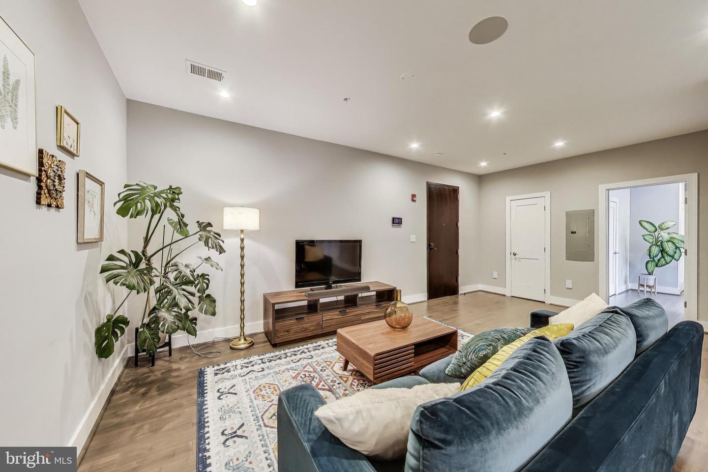 625 PARK RD NW #206, WASHINGTON, District Of Columbia 20010, 2 Bedrooms Bedrooms, ,2 BathroomsBathrooms,Residential,For sale,625 PARK RD NW #206,DCDC2205664 MLS # DCDC2205664