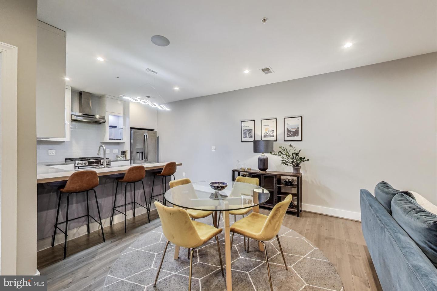 625 PARK RD NW #206, WASHINGTON, District Of Columbia 20010, 2 Bedrooms Bedrooms, ,2 BathroomsBathrooms,Residential,For sale,625 PARK RD NW #206,DCDC2205664 MLS # DCDC2205664