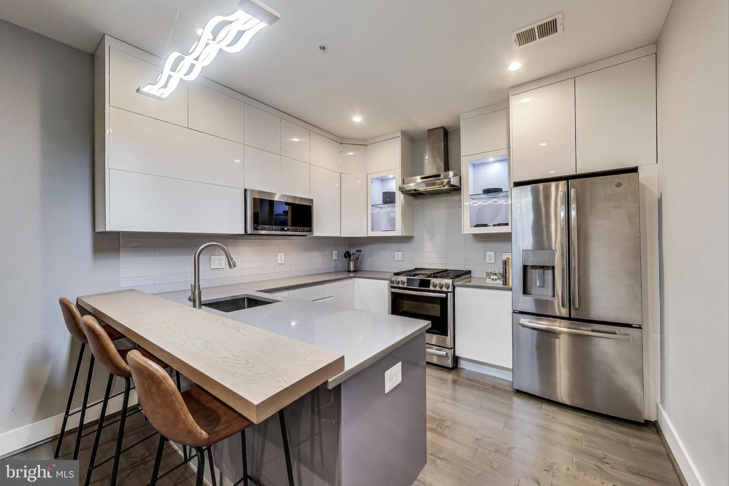 625 PARK RD NW #206, WASHINGTON, District Of Columbia 20010, 2 Bedrooms Bedrooms, ,2 BathroomsBathrooms,Residential,For sale,625 PARK RD NW #206,DCDC2205664 MLS # DCDC2205664