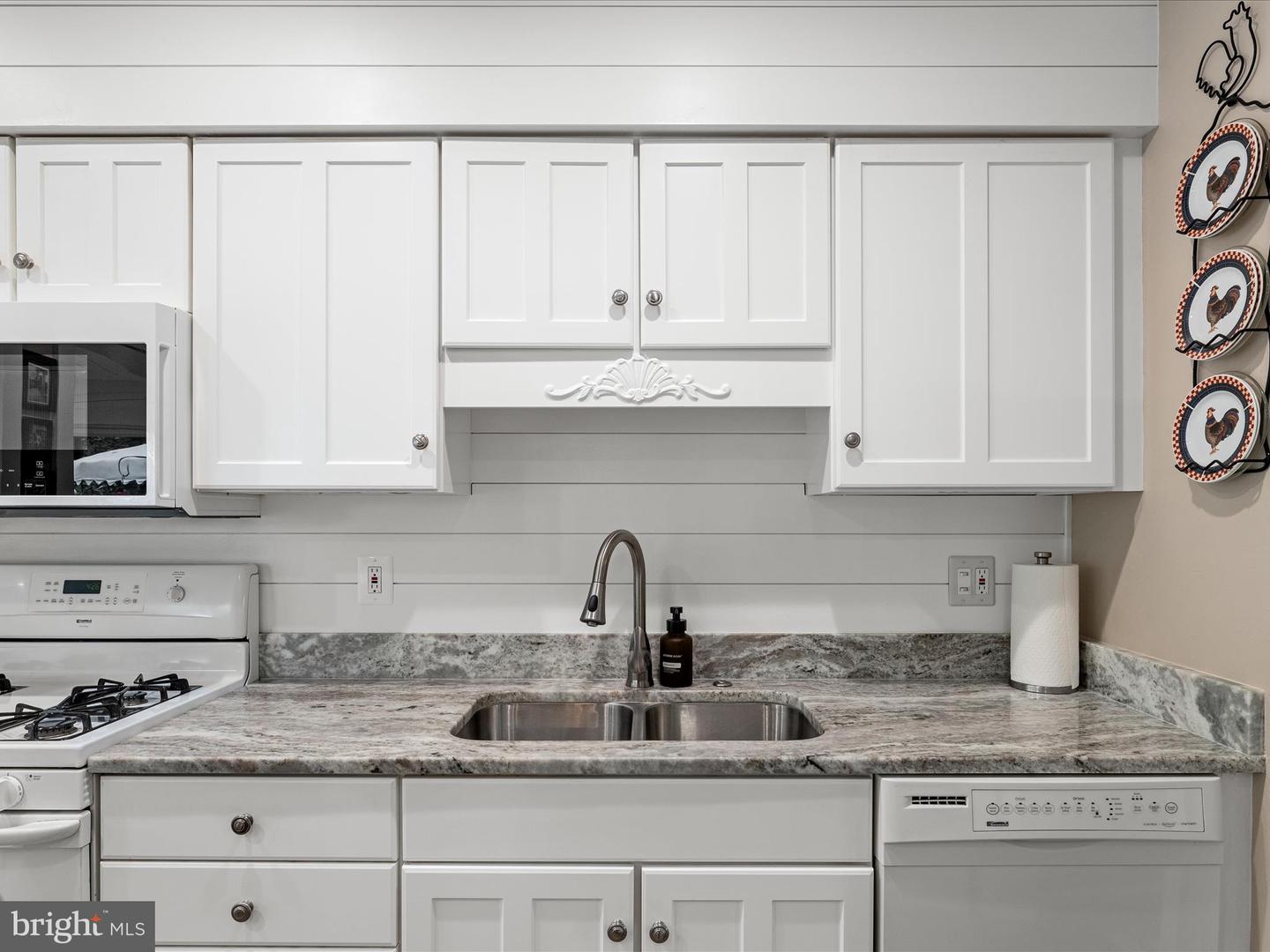 36762 CHARLES TOWN PIKE, HILLSBORO, Virginia 20132, 3 Bedrooms Bedrooms, ,2 BathroomsBathrooms,Residential,For sale,36762 CHARLES TOWN PIKE,VALO2100484 MLS # VALO2100484