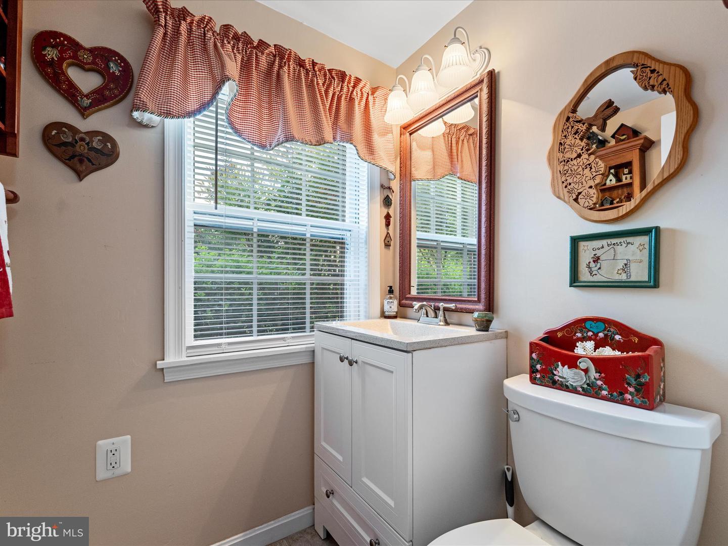 36762 CHARLES TOWN PIKE, HILLSBORO, Virginia 20132, 3 Bedrooms Bedrooms, ,2 BathroomsBathrooms,Residential,For sale,36762 CHARLES TOWN PIKE,VALO2100484 MLS # VALO2100484