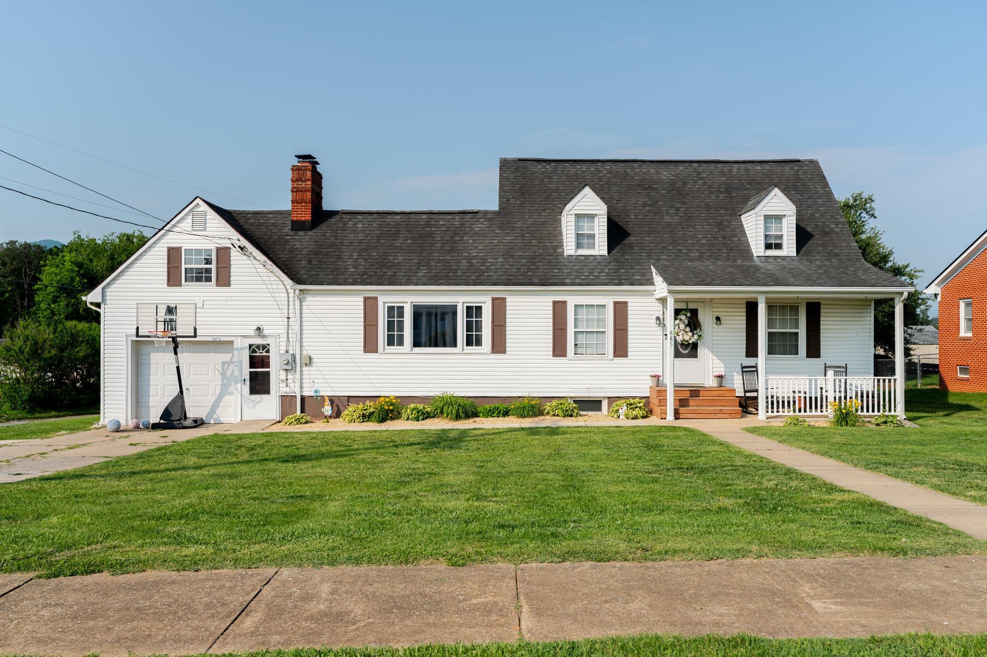 885 W MAIN ST, STANLEY, Virginia 22851, 4 Bedrooms Bedrooms, ,2 BathroomsBathrooms,Residential,885 W MAIN ST,661141 MLS # 661141