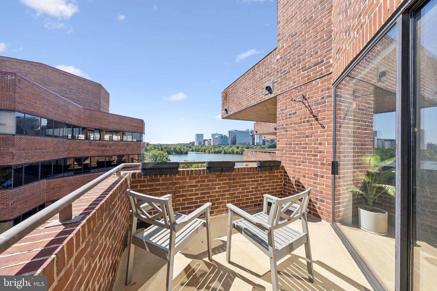 1015 33RD ST NW #809, WASHINGTON, District Of Columbia 20007, 2 Bedrooms Bedrooms, ,2 BathroomsBathrooms,Residential,For sale,1015 33RD ST NW #809,DCDC2209198 MLS # DCDC2209198