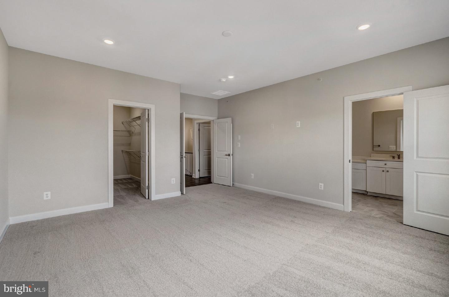 43769 METRO TER, ASHBURN, Virginia 20147, 3 Bedrooms Bedrooms, ,2 BathroomsBathrooms,Residential,For sale,43769 METRO TER,VALO2103334 MLS # VALO2103334