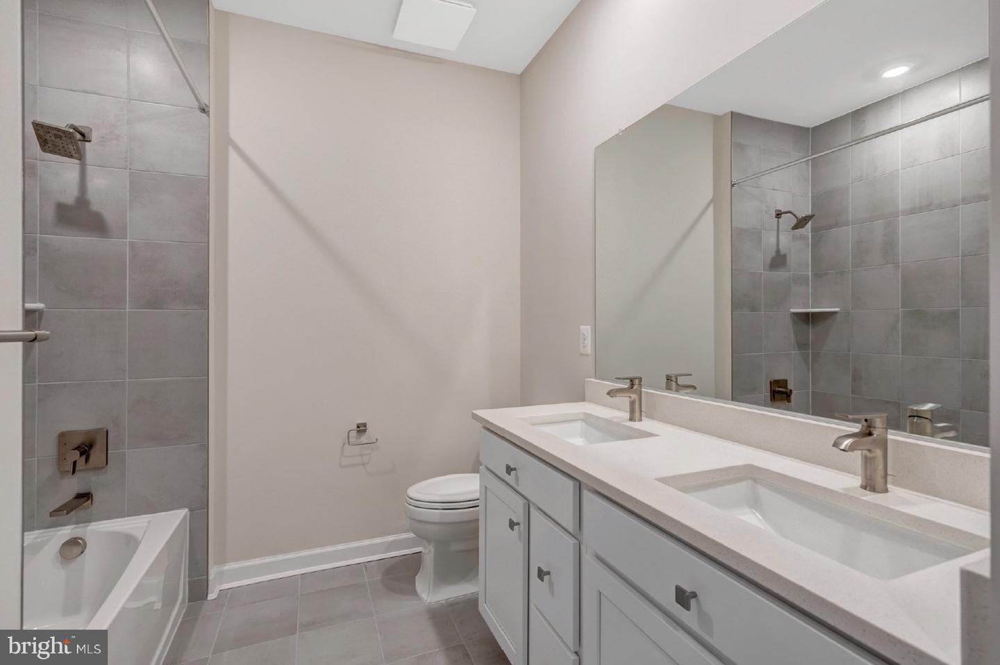 43769 METRO TER, ASHBURN, Virginia 20147, 3 Bedrooms Bedrooms, ,2 BathroomsBathrooms,Residential,For sale,43769 METRO TER,VALO2103334 MLS # VALO2103334