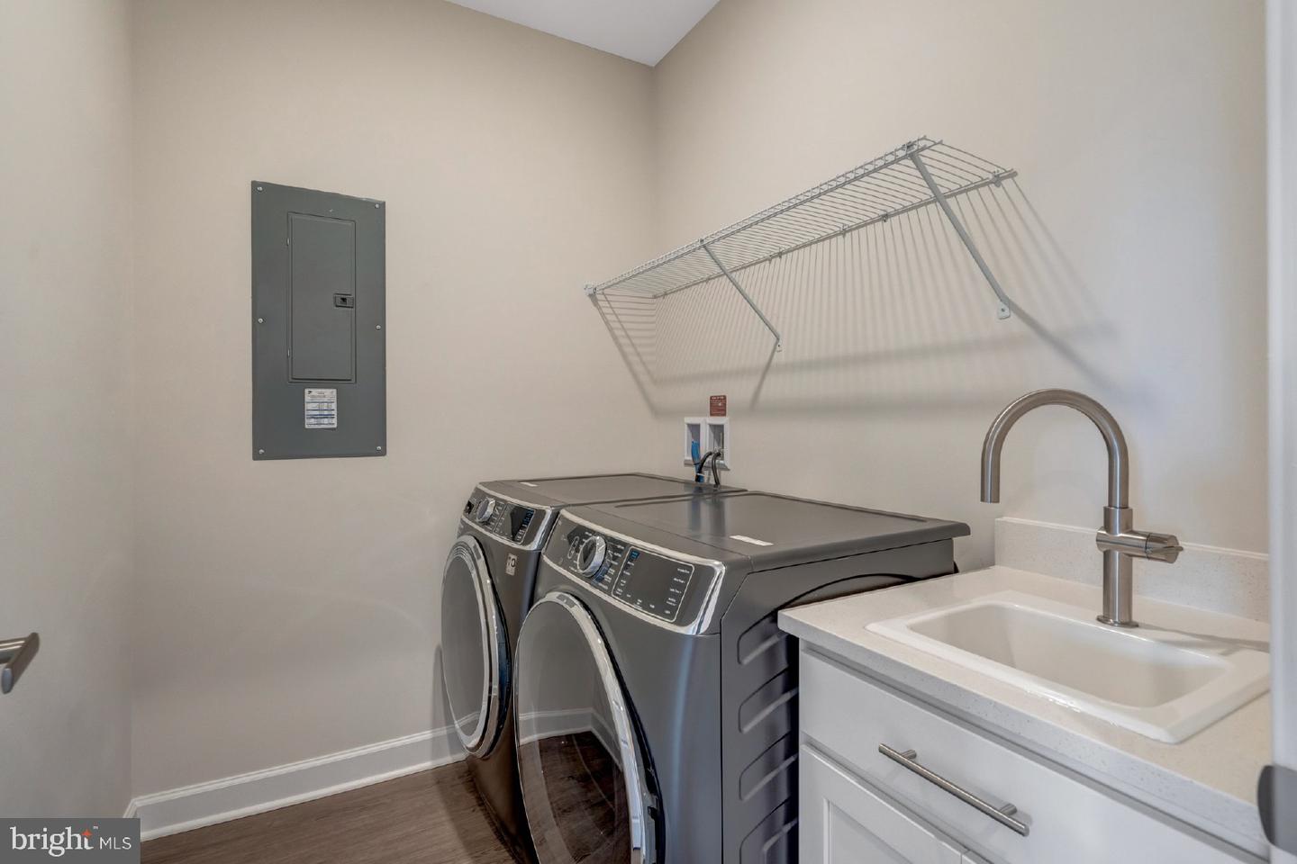 43769 METRO TER, ASHBURN, Virginia 20147, 3 Bedrooms Bedrooms, ,2 BathroomsBathrooms,Residential,For sale,43769 METRO TER,VALO2103334 MLS # VALO2103334