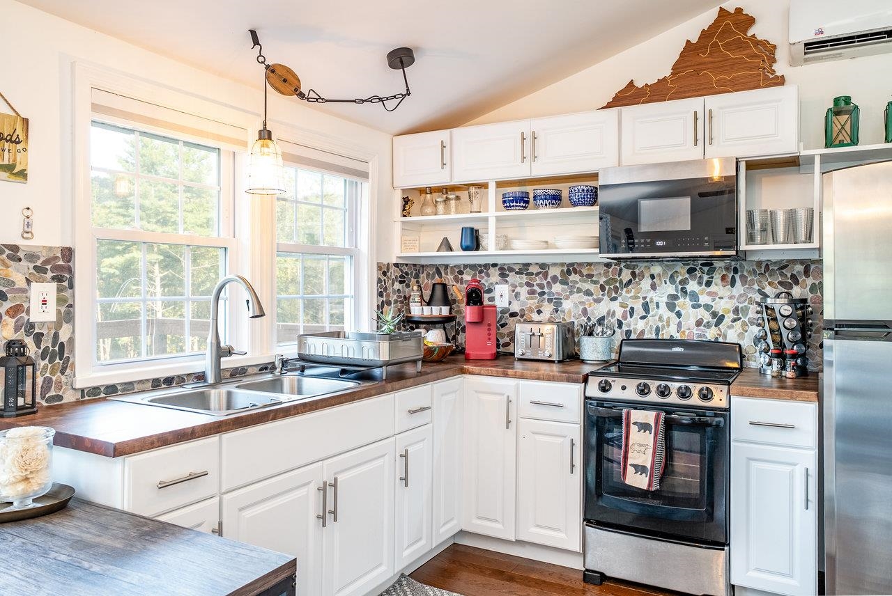 259 OVERLOOK MOUNTAIN RD, ELKTON, Virginia 22827, 2 Bedrooms Bedrooms, ,1 BathroomBathrooms,Residential,259 OVERLOOK MOUNTAIN RD,669122 MLS # 669122