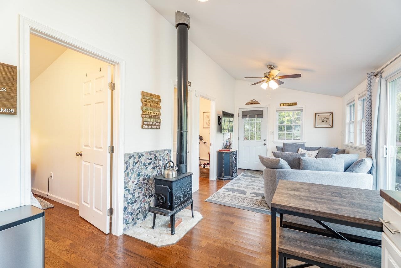 259 OVERLOOK MOUNTAIN RD, ELKTON, Virginia 22827, 2 Bedrooms Bedrooms, ,1 BathroomBathrooms,Residential,259 OVERLOOK MOUNTAIN RD,669122 MLS # 669122