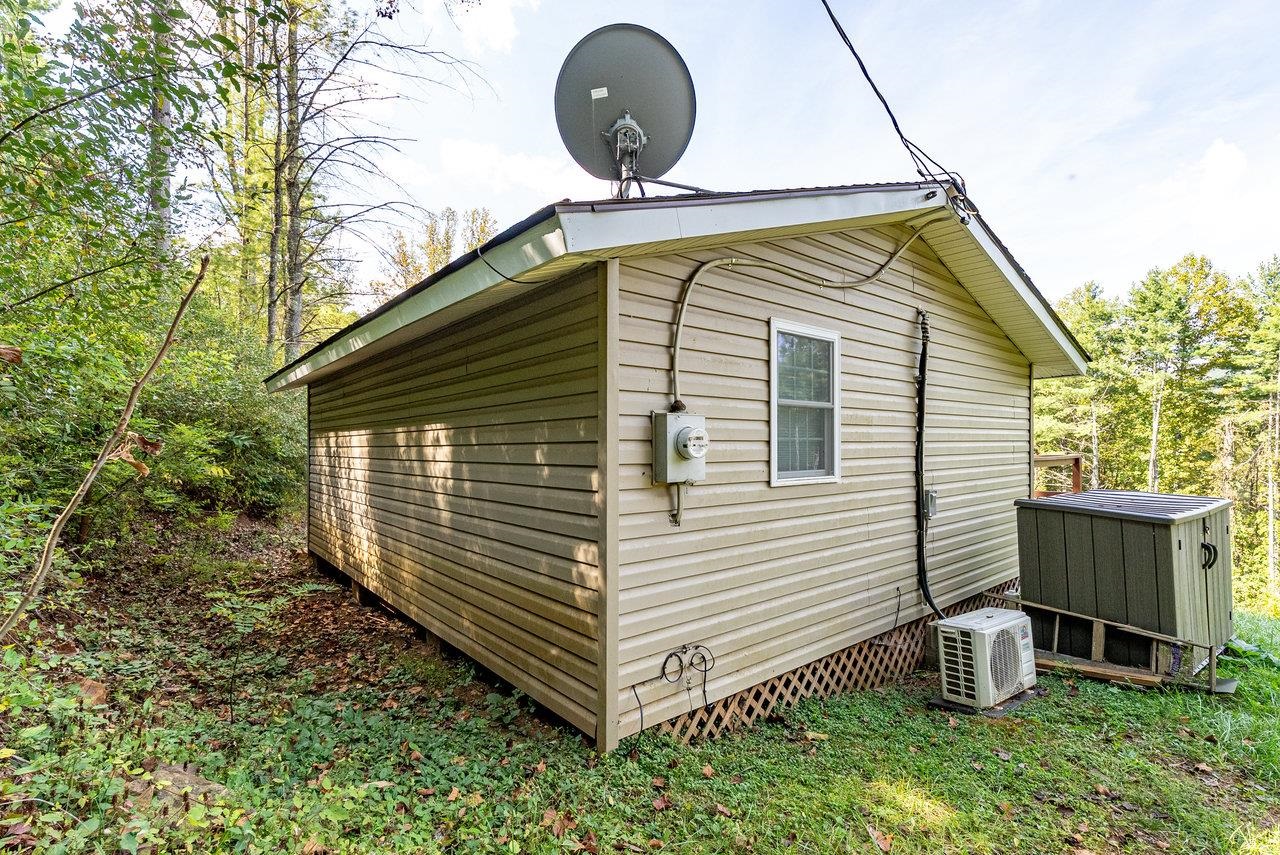 259 OVERLOOK MOUNTAIN RD, ELKTON, Virginia 22827, 2 Bedrooms Bedrooms, ,1 BathroomBathrooms,Residential,259 OVERLOOK MOUNTAIN RD,669122 MLS # 669122
