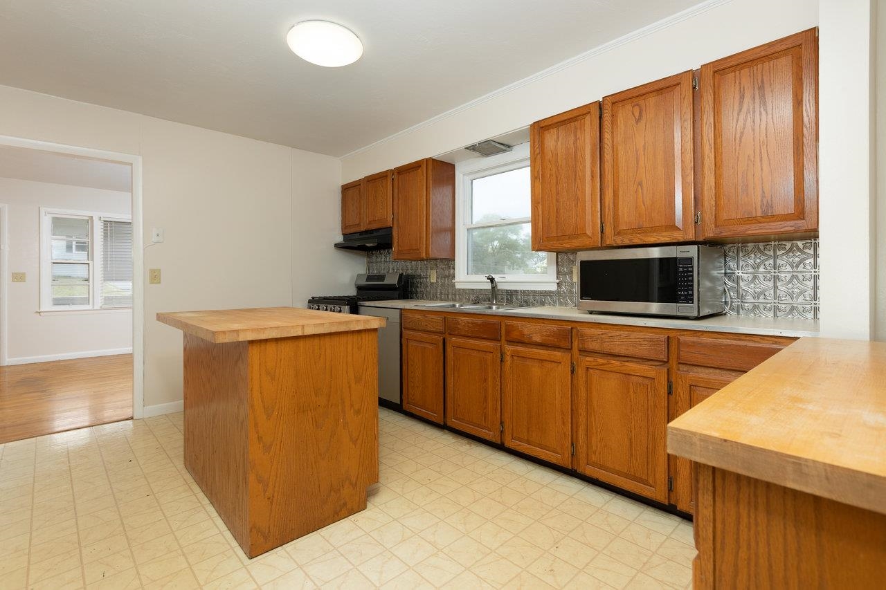 434 KELLEY ST, HARRISONBURG, Virginia 22802, 3 Bedrooms Bedrooms, ,1 BathroomBathrooms,Residential,434 KELLEY ST,669140 MLS # 669140