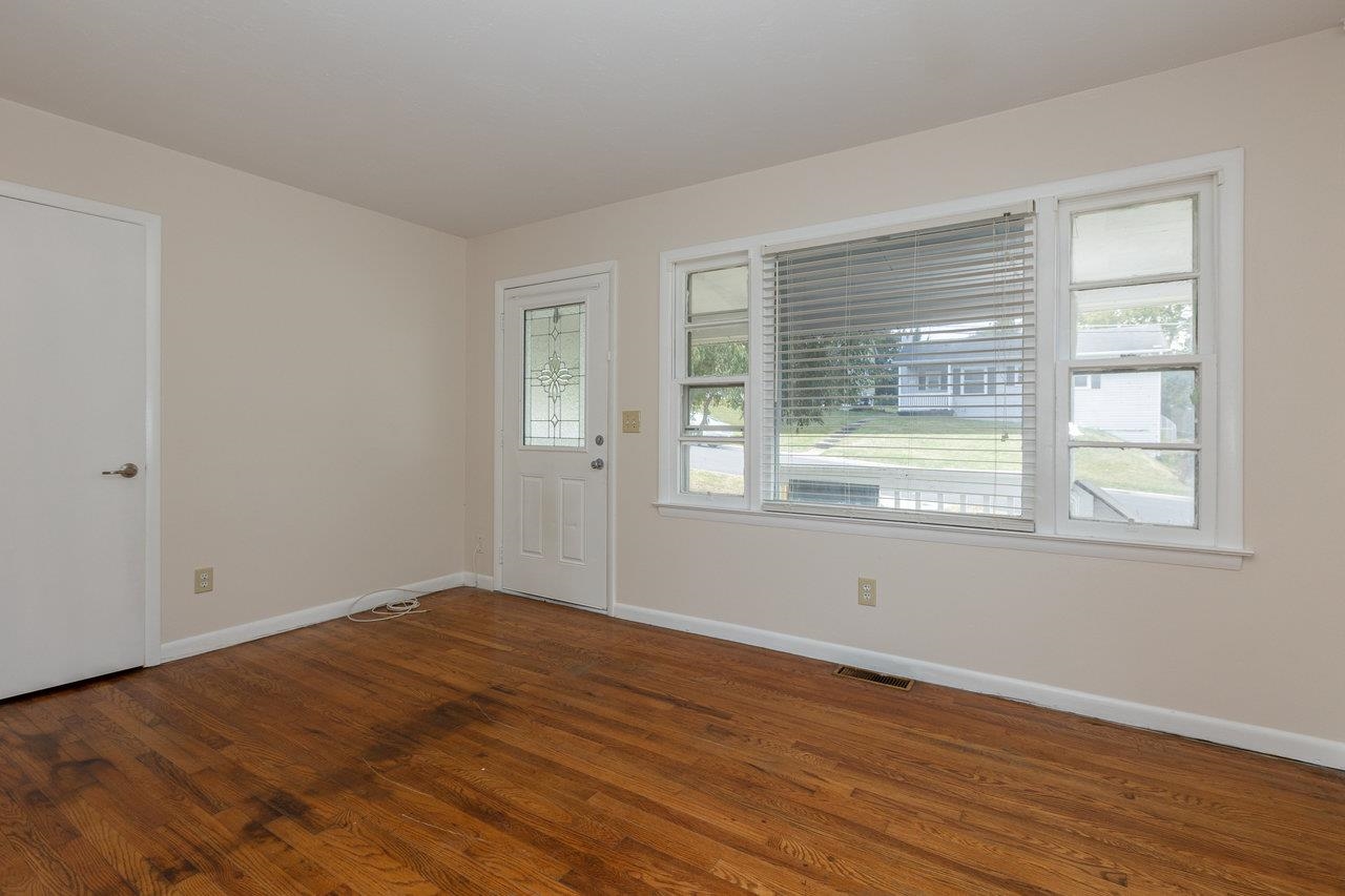 434 KELLEY ST, HARRISONBURG, Virginia 22802, 3 Bedrooms Bedrooms, ,1 BathroomBathrooms,Residential,434 KELLEY ST,669140 MLS # 669140