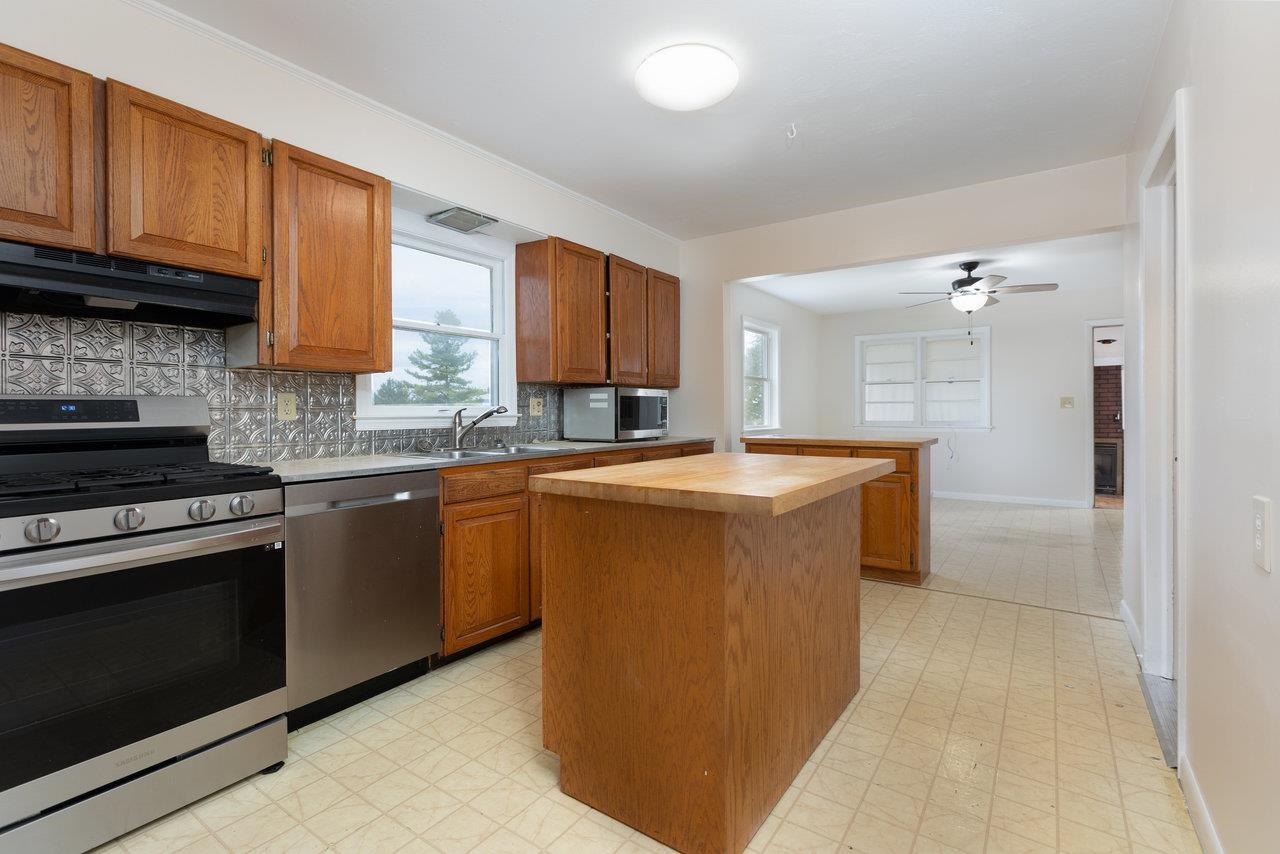 434 KELLEY ST, HARRISONBURG, Virginia 22802, 3 Bedrooms Bedrooms, ,1 BathroomBathrooms,Residential,434 KELLEY ST,669140 MLS # 669140